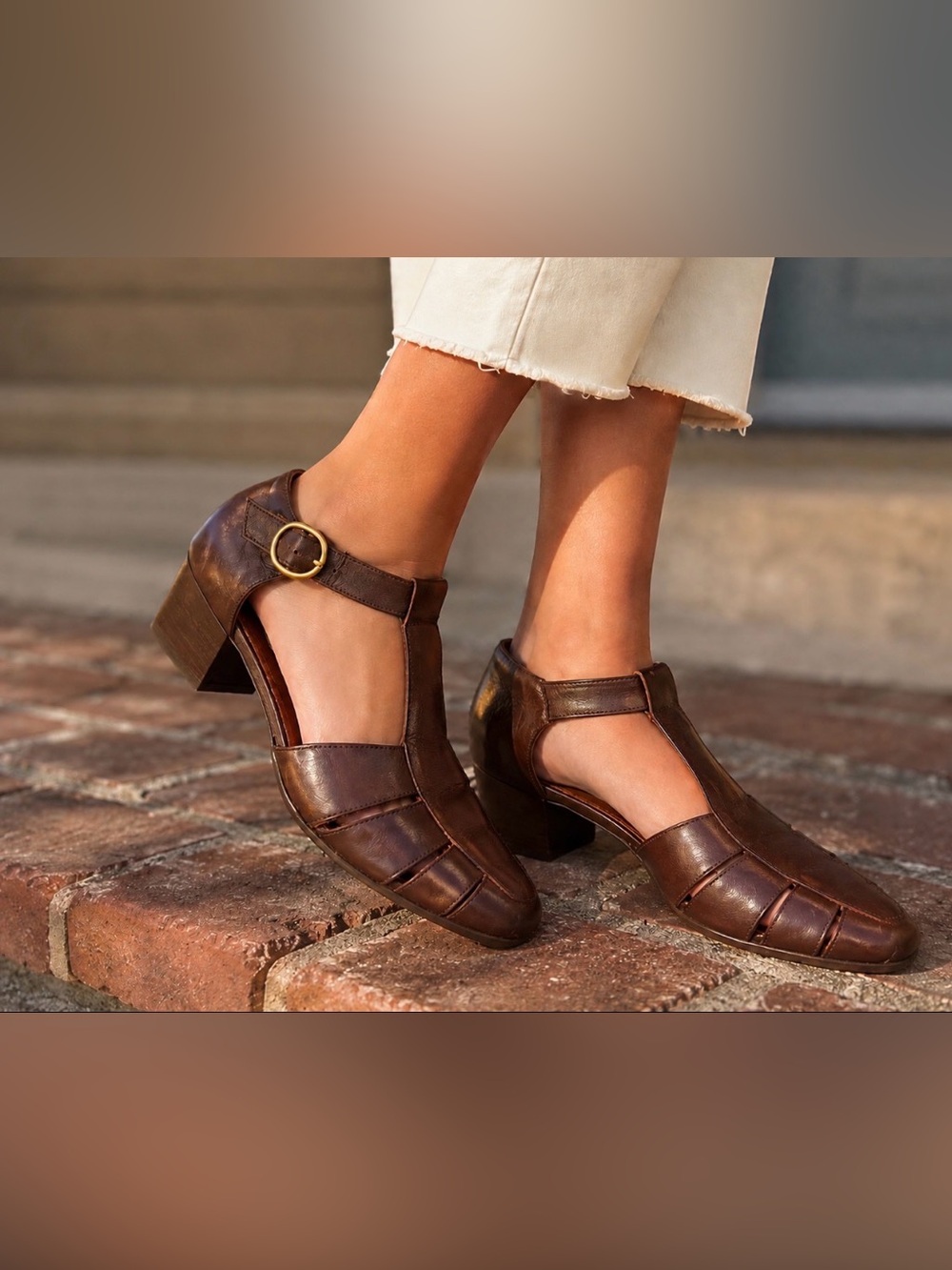 VINTAGE Sudini Dark Brown Leather Low Block Heel Fisherman Sandal w Gold Buckle